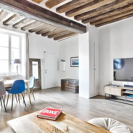 Apartment Charme Et Chic Du Marais Paris